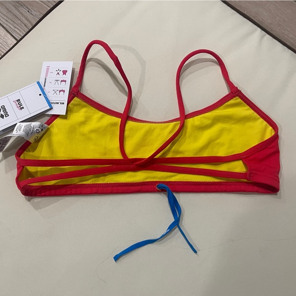 NWT Arena Bandeau Play Bikini Top SIZE L - Picture 2 of 4
